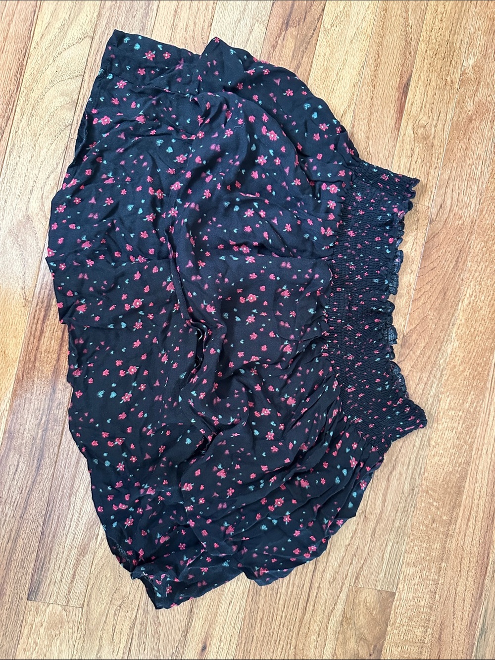 NATURAL LIFE Black Mini Skirt with Red Floral Print